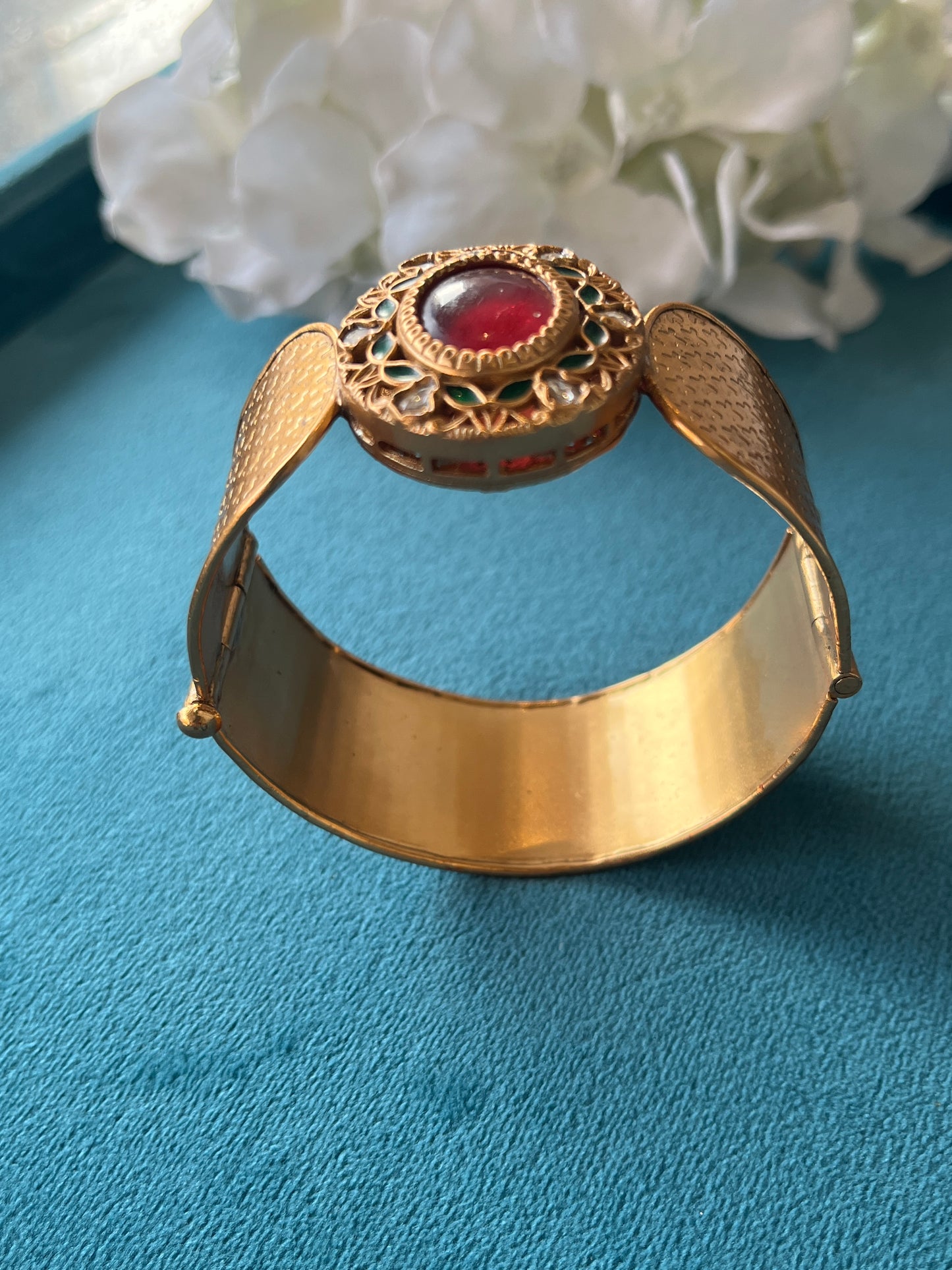 Reddish Orange Oval Stone Gold Kadu VNHN252