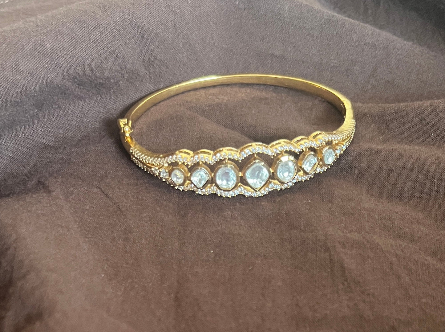 White Polki Gold Plate Bracelet VNHN255