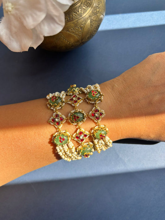 Pearl Red Jadau Green Stone Bracelet VNHN264