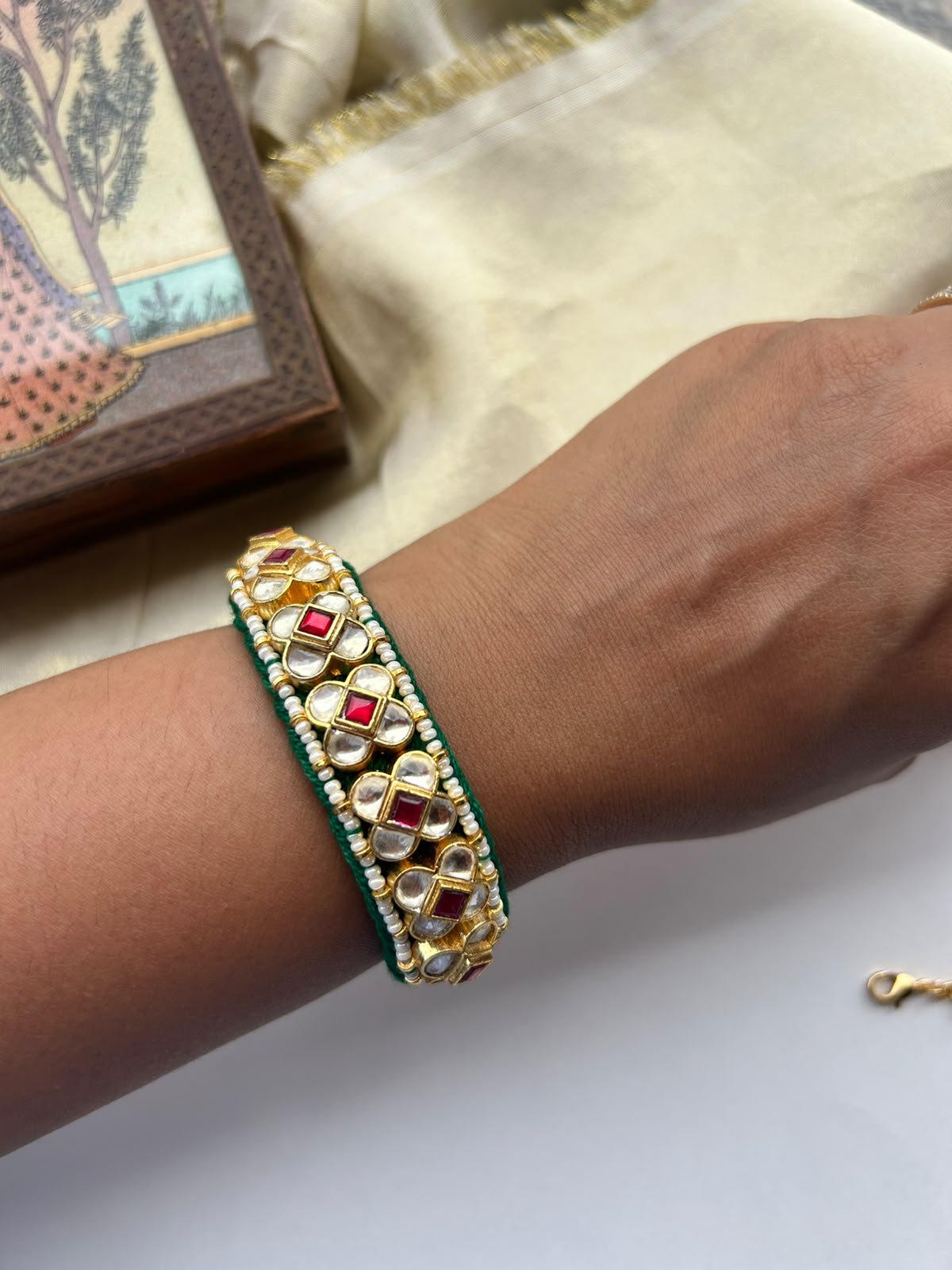 Jadau Gadi Bracelet VNHN276