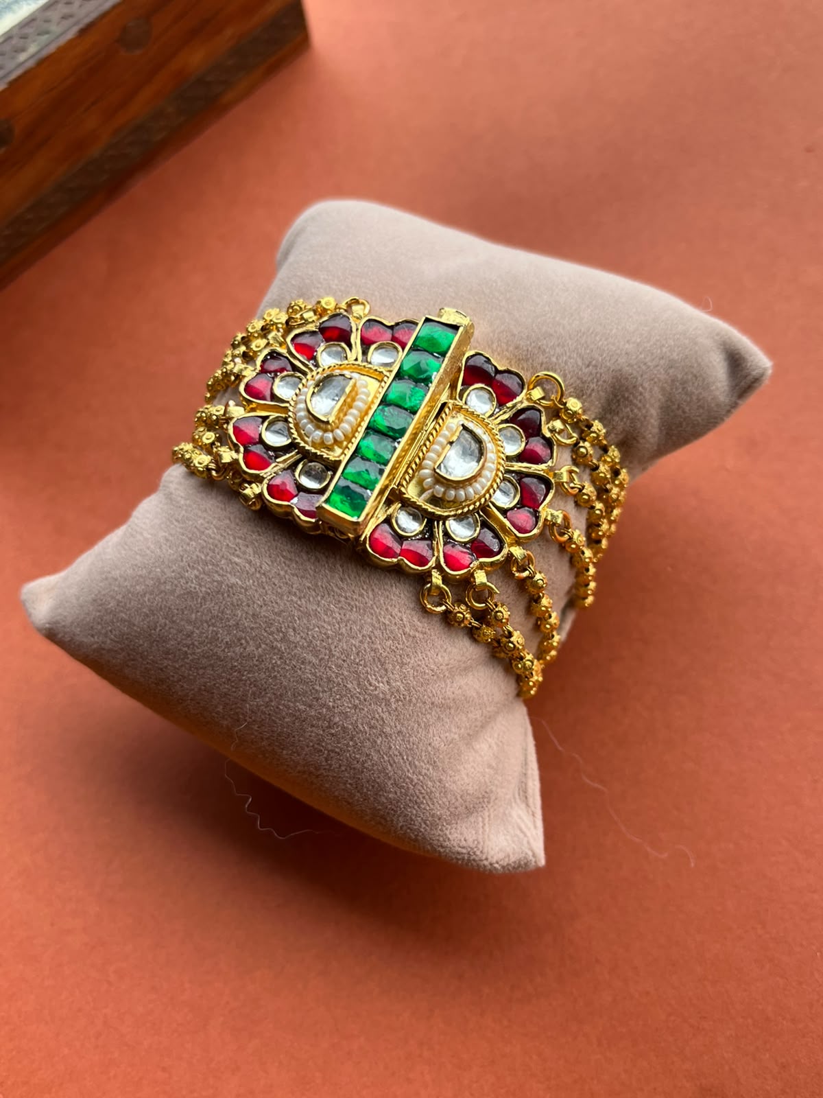 Traditional Takkar Mala Bracelet VNHN297