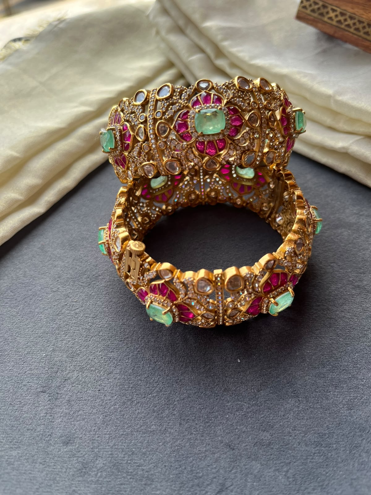 Rani Panna Polki Bangles VNHN305