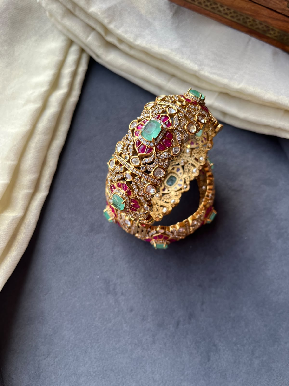 Rani Panna Polki Bangles VNHN305