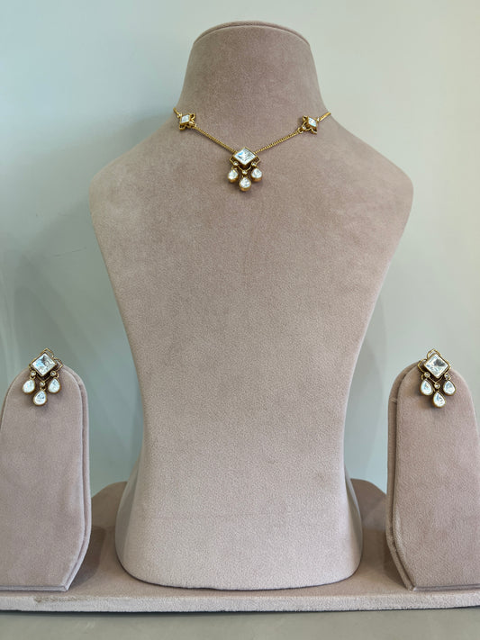 White Polki Pendant Chain Set VNN281