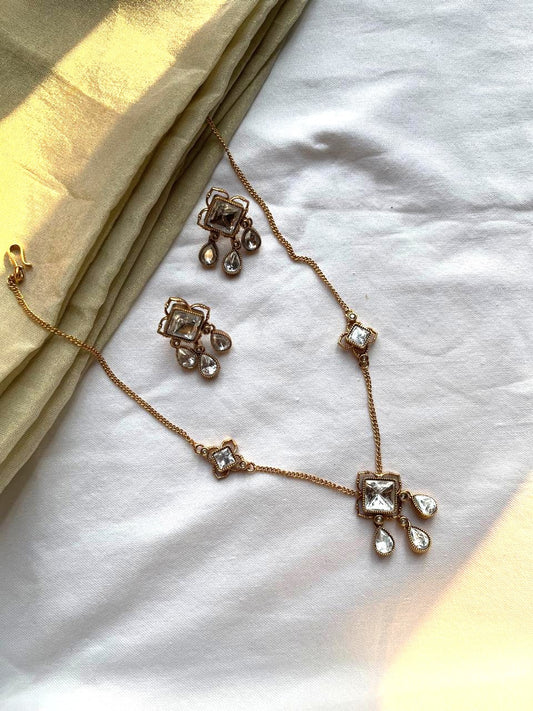 White Polki Pendant Chain Set VNN281