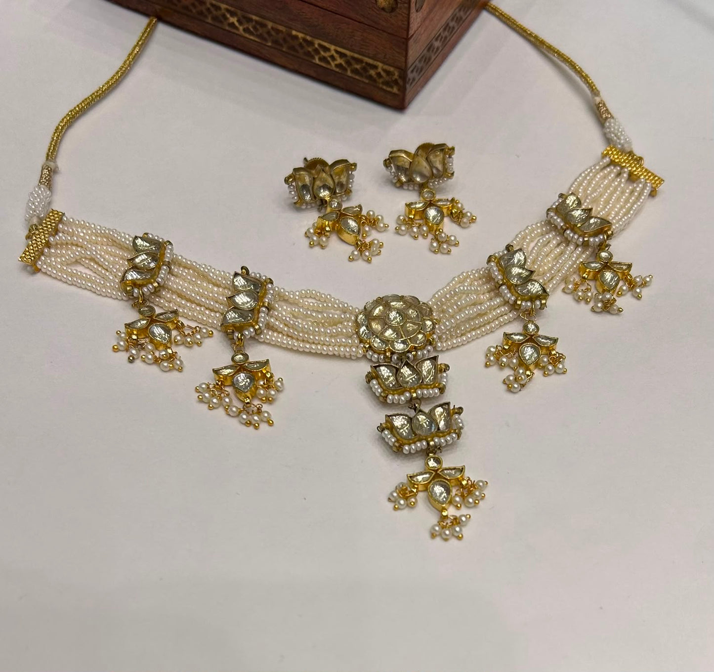 Lotus White Jadau Chokar Set VNN308