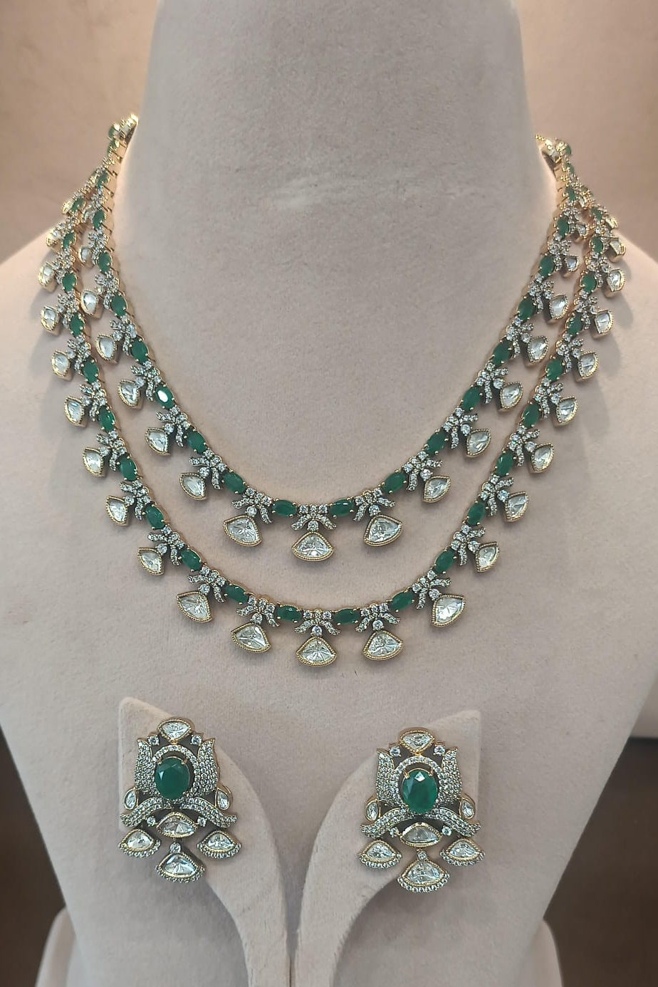 Double Layered Green Polki Set VNN327