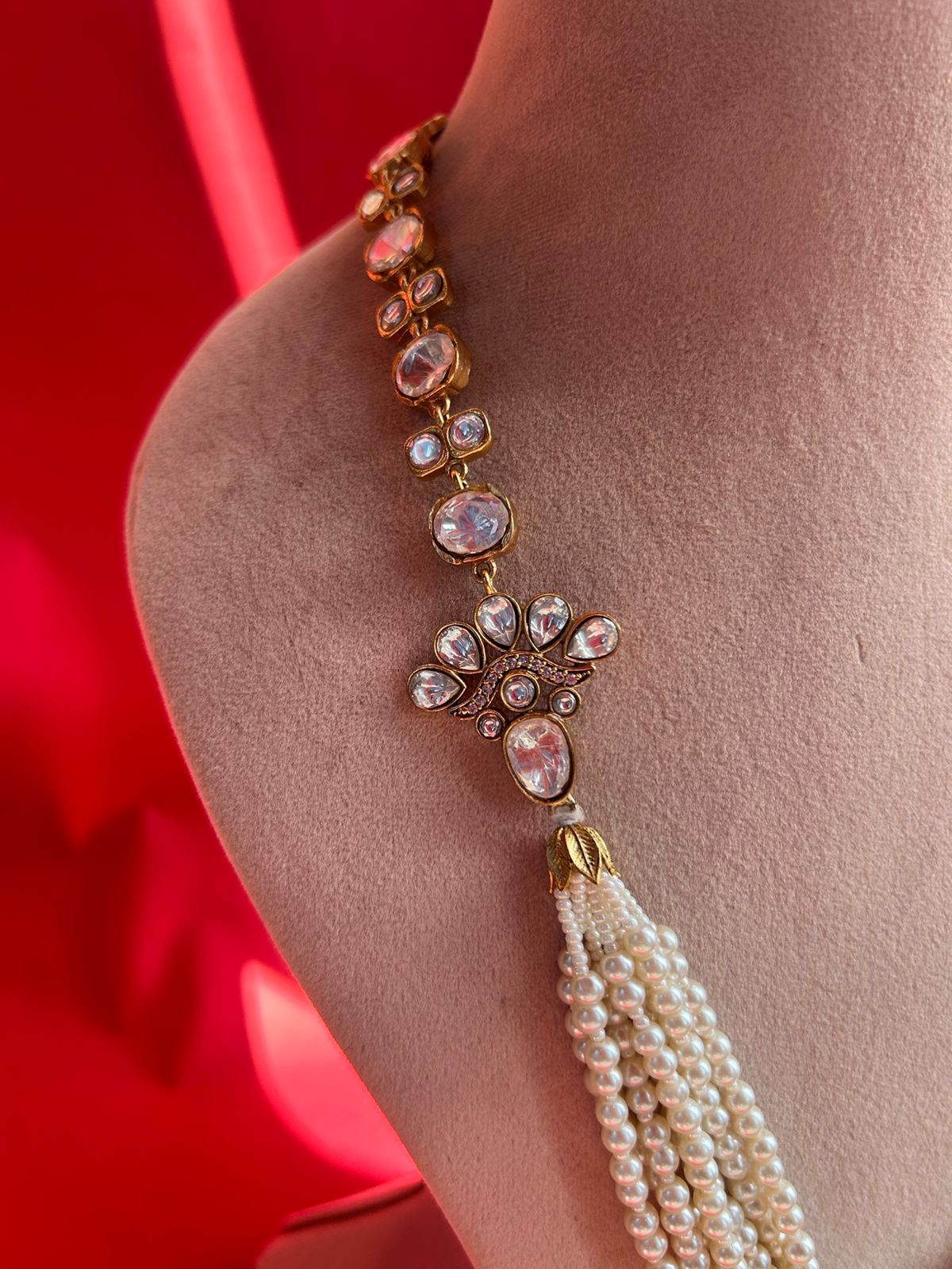 Pearl Layer Necklace With Polki Side Pendants VNN331