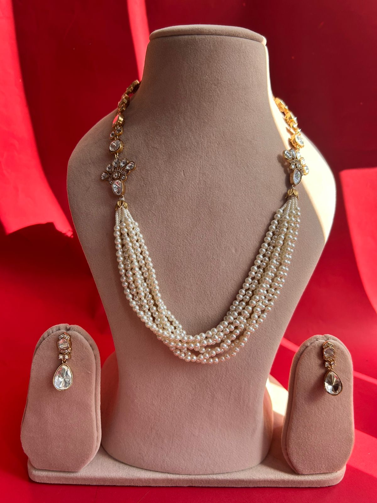 Pearl Layer Necklace With Polki Side Pendants VNN331