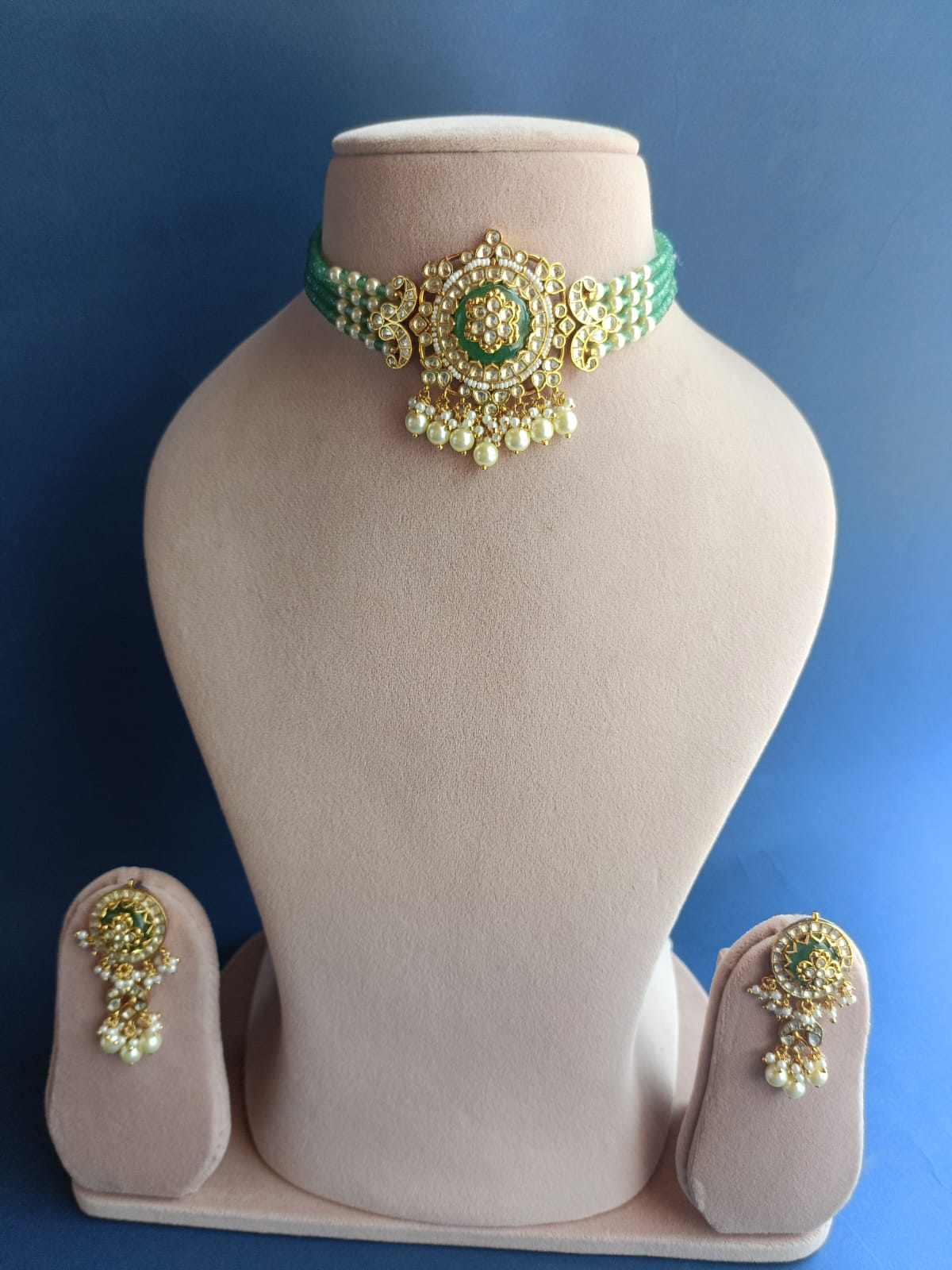 Jadau Green Stone Chokar Set- VNN356