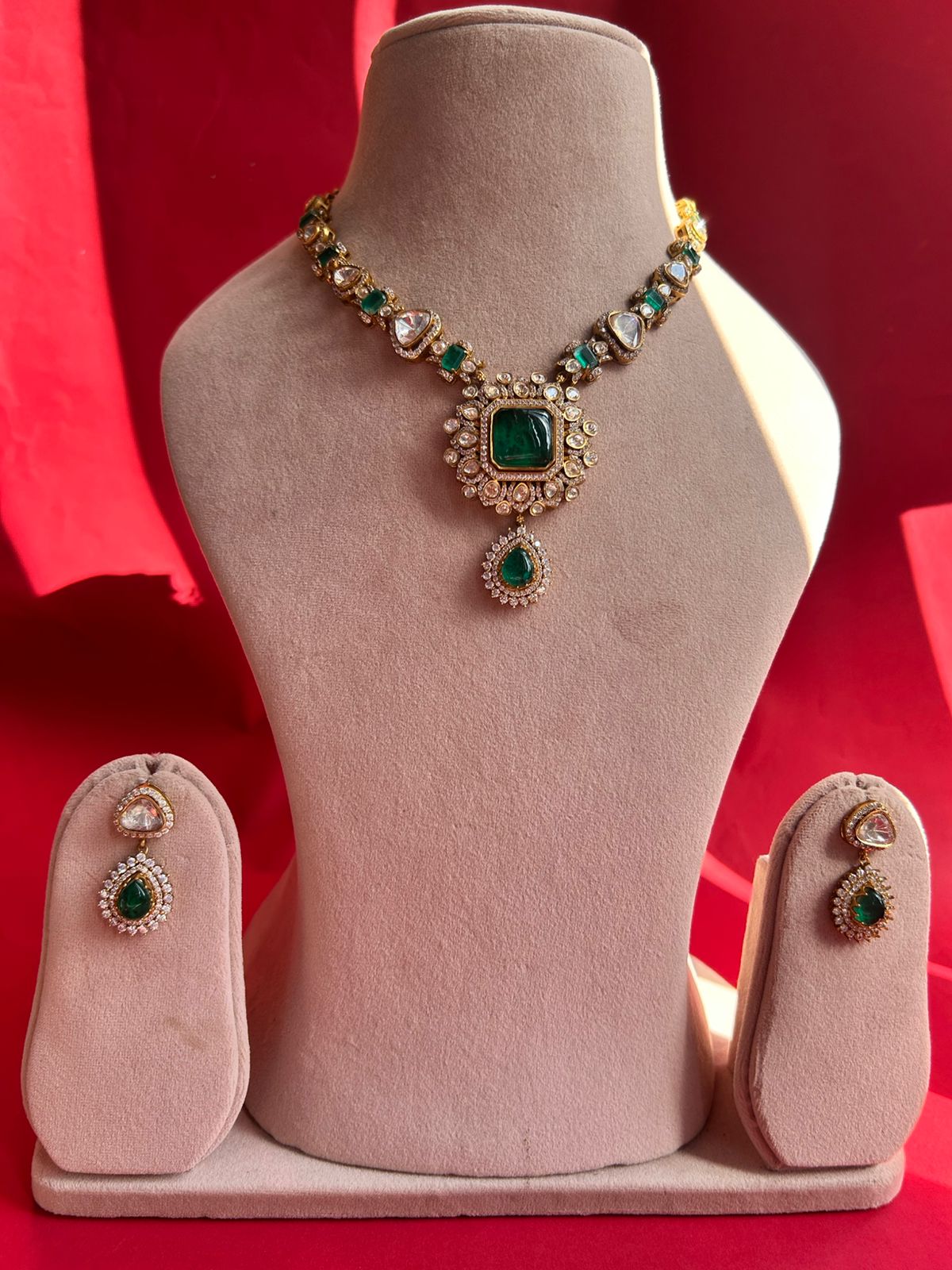 Green Stone Polki Necklace Set VNN412