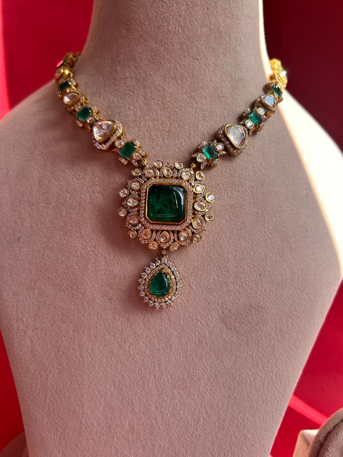 Green Stone Polki Necklace Set VNN412