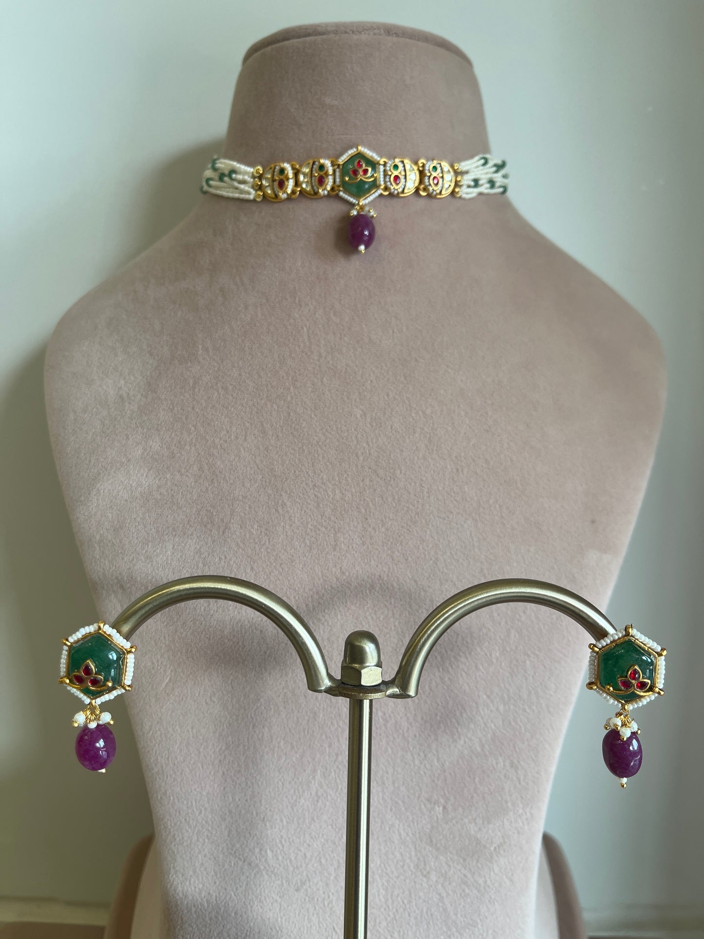 Green Stone Purple Beads Chokar Set VNN416