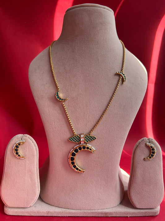 Blue Firoza Half Moon Pendant Chain Set VNN452