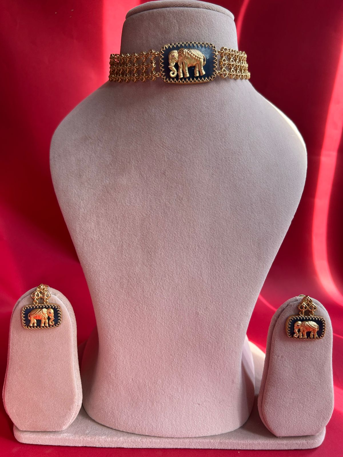 Blue Stone Elephant Chokar Set VNN457