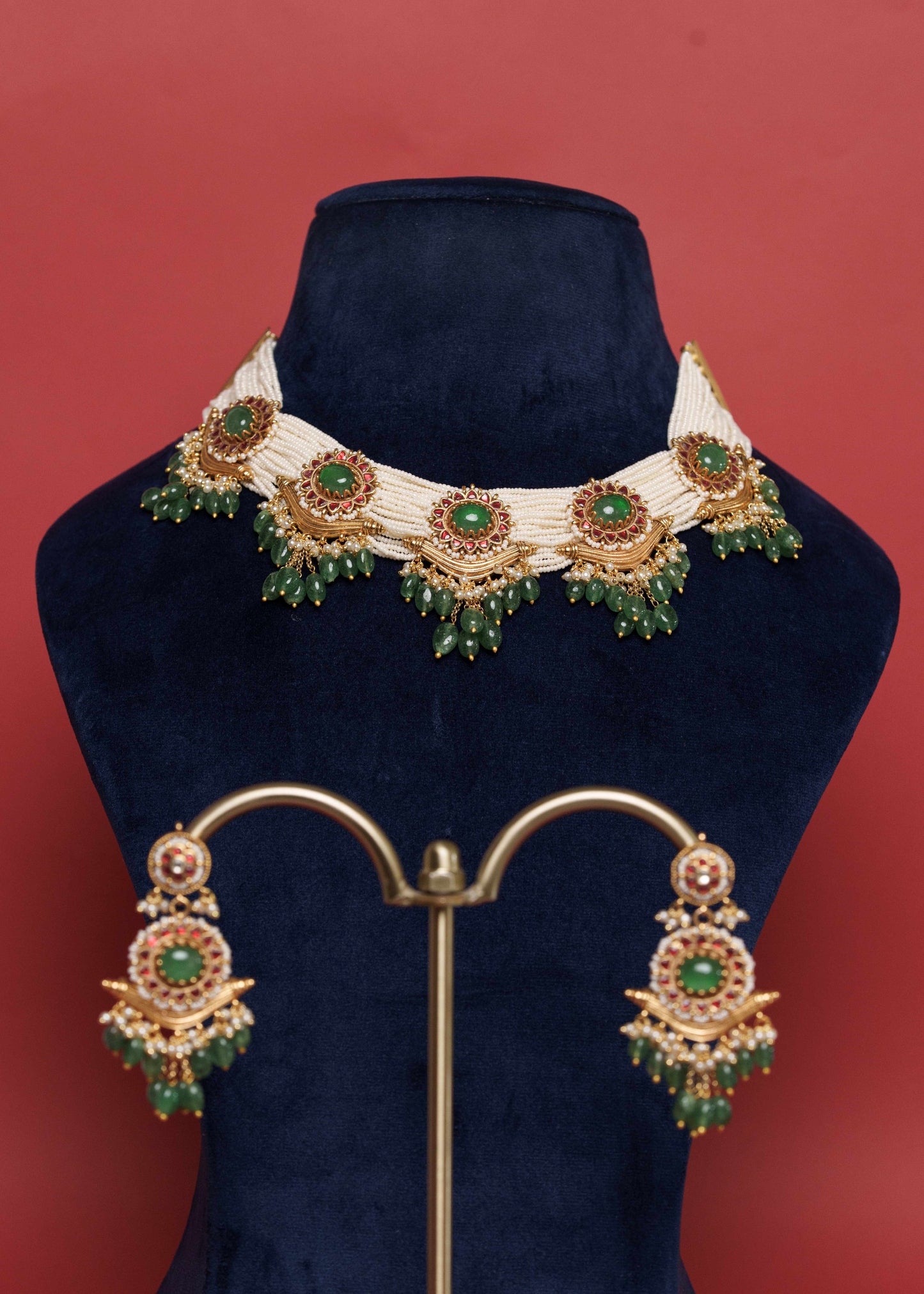 Round Jadau Pendant Pearl Necklace Set VNN491