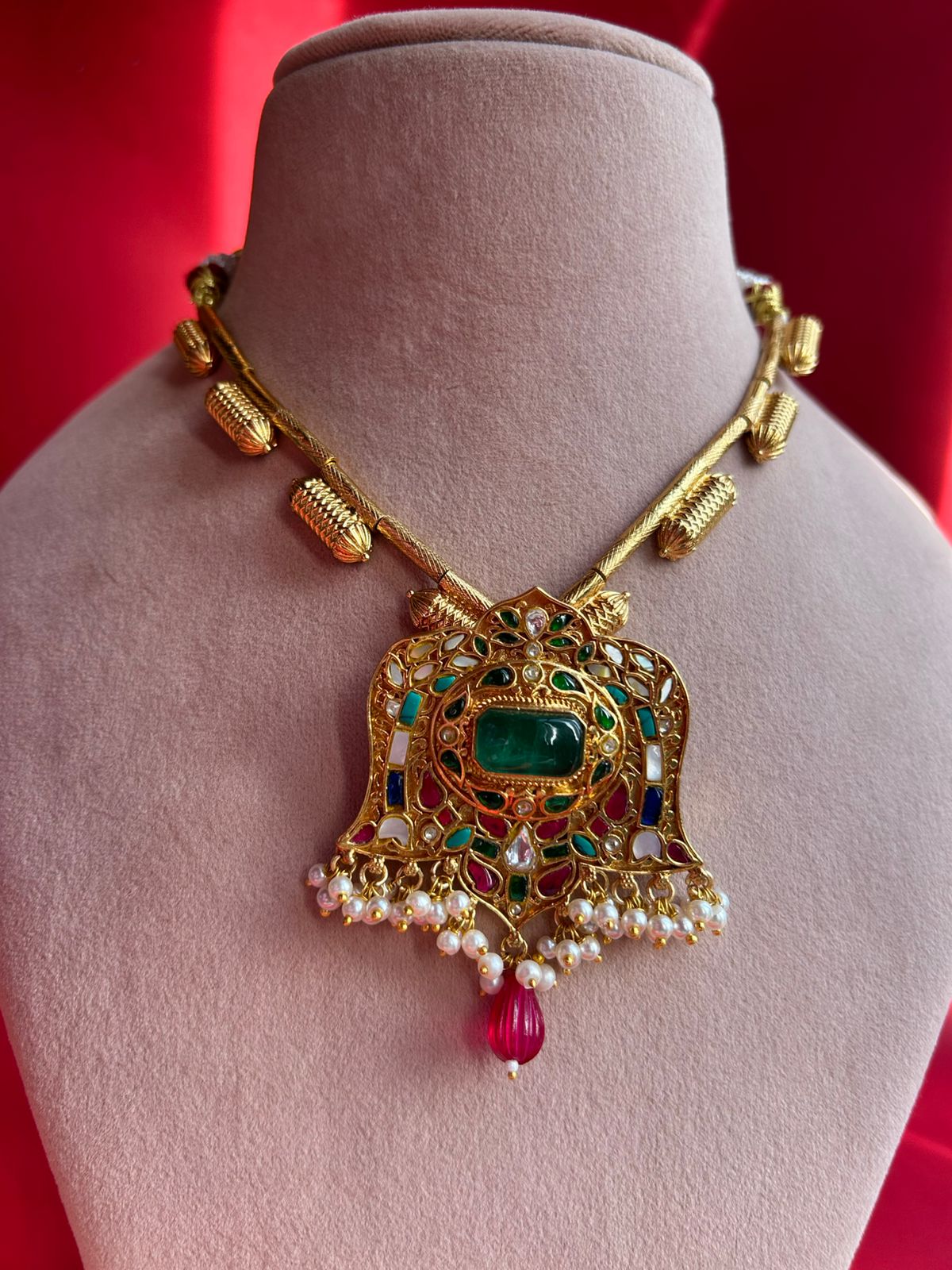 Green Stone Multi Aura Necklace Set VNN502