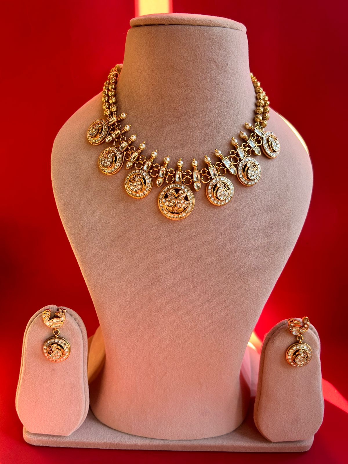Peacock Coin White Jadau Necklace Set VNN510