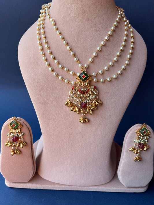 Heritage Pendant Pearl Mala Layered Set VNN544