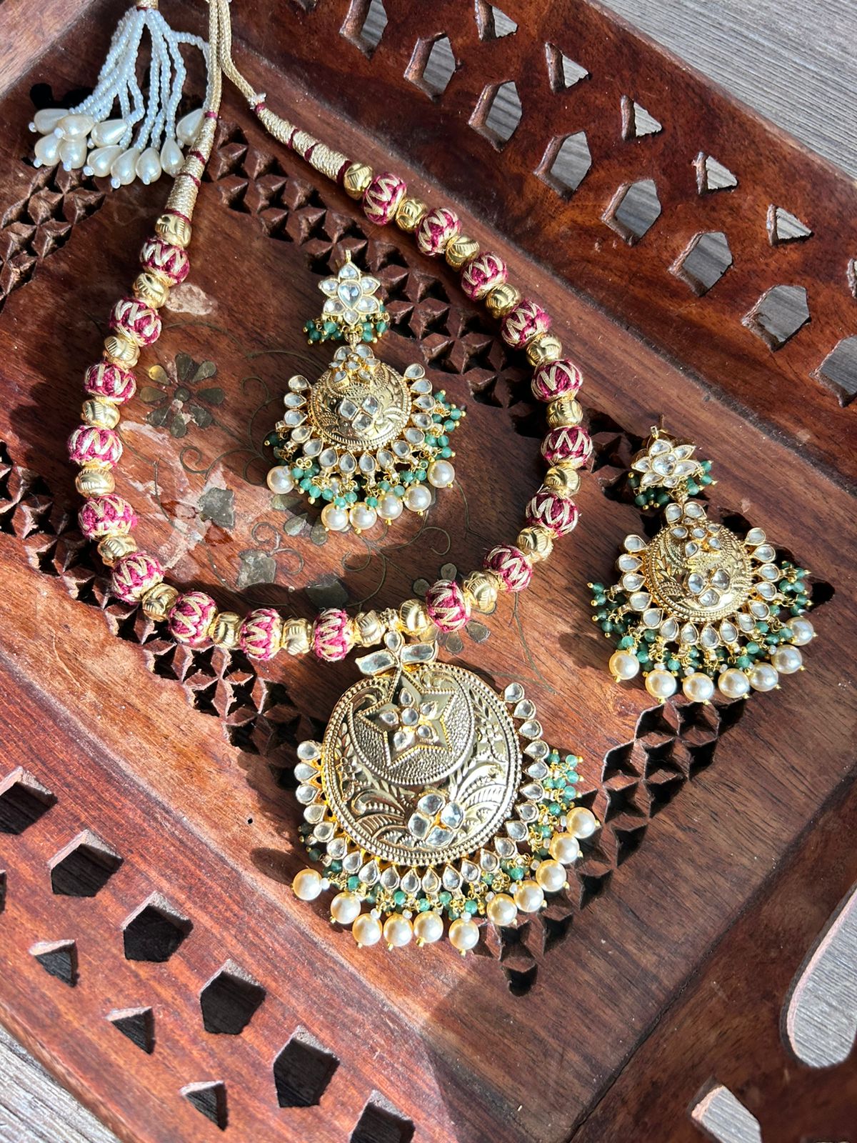 Old Is Gold Necklace Set VNN547