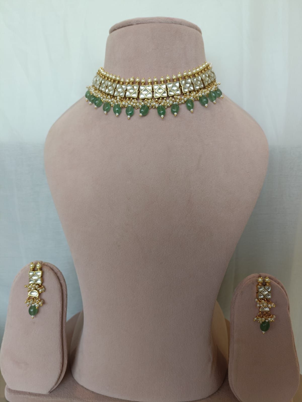 White Jadau Green Suzani  Chokar Set VNN589