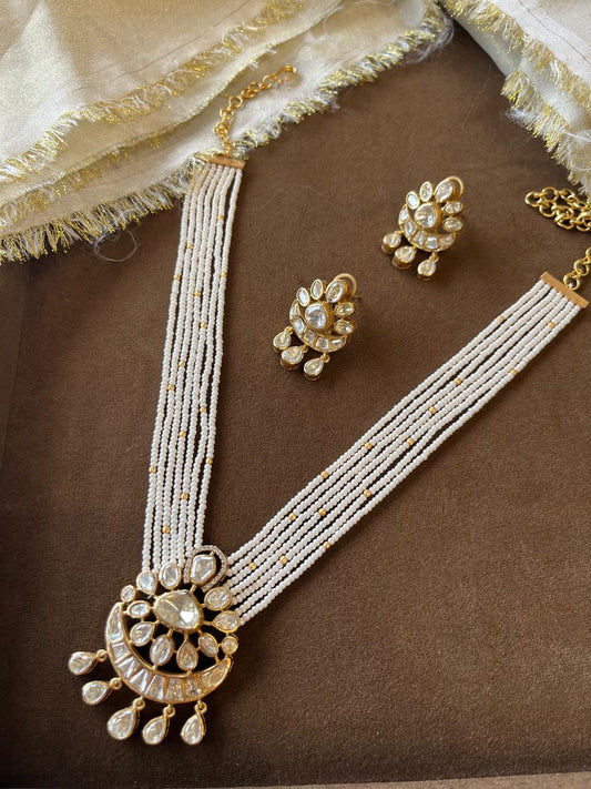 Floral Pendant Pearl Necklace Set VNN616