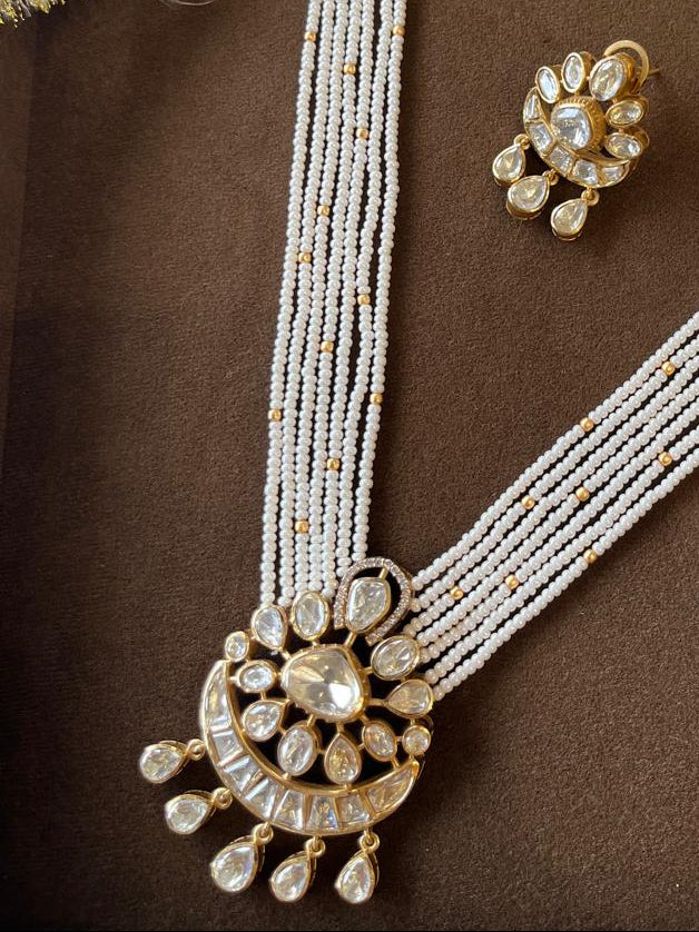Floral Pendant Pearl Necklace Set VNN616