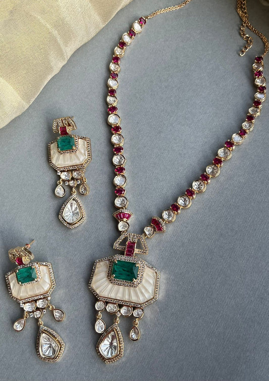 MOP Rubi Chauki Necklace Set VNN650