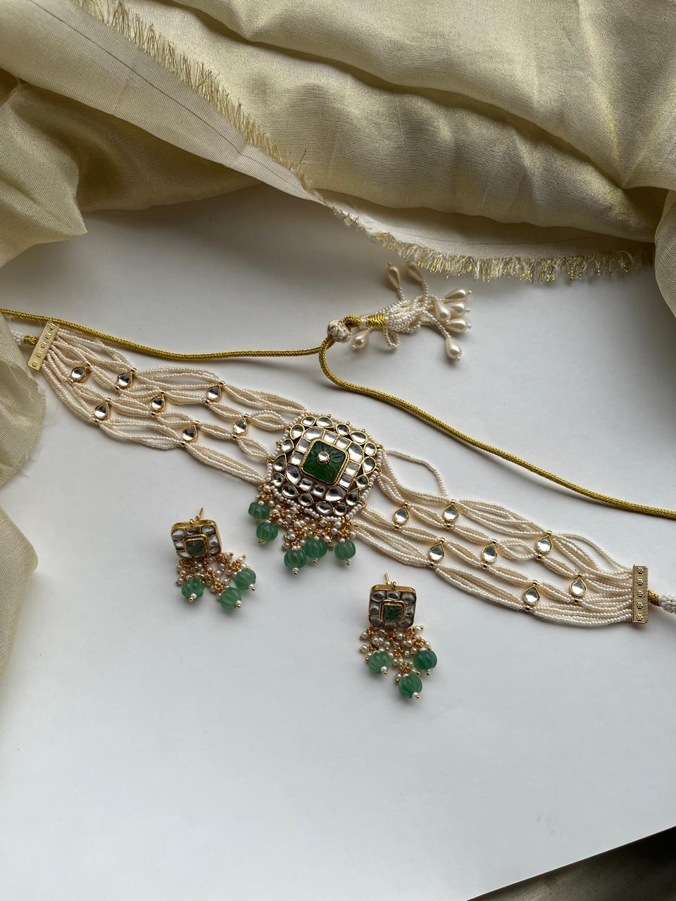 Green Stone White Jadau Choker Set VNN651
