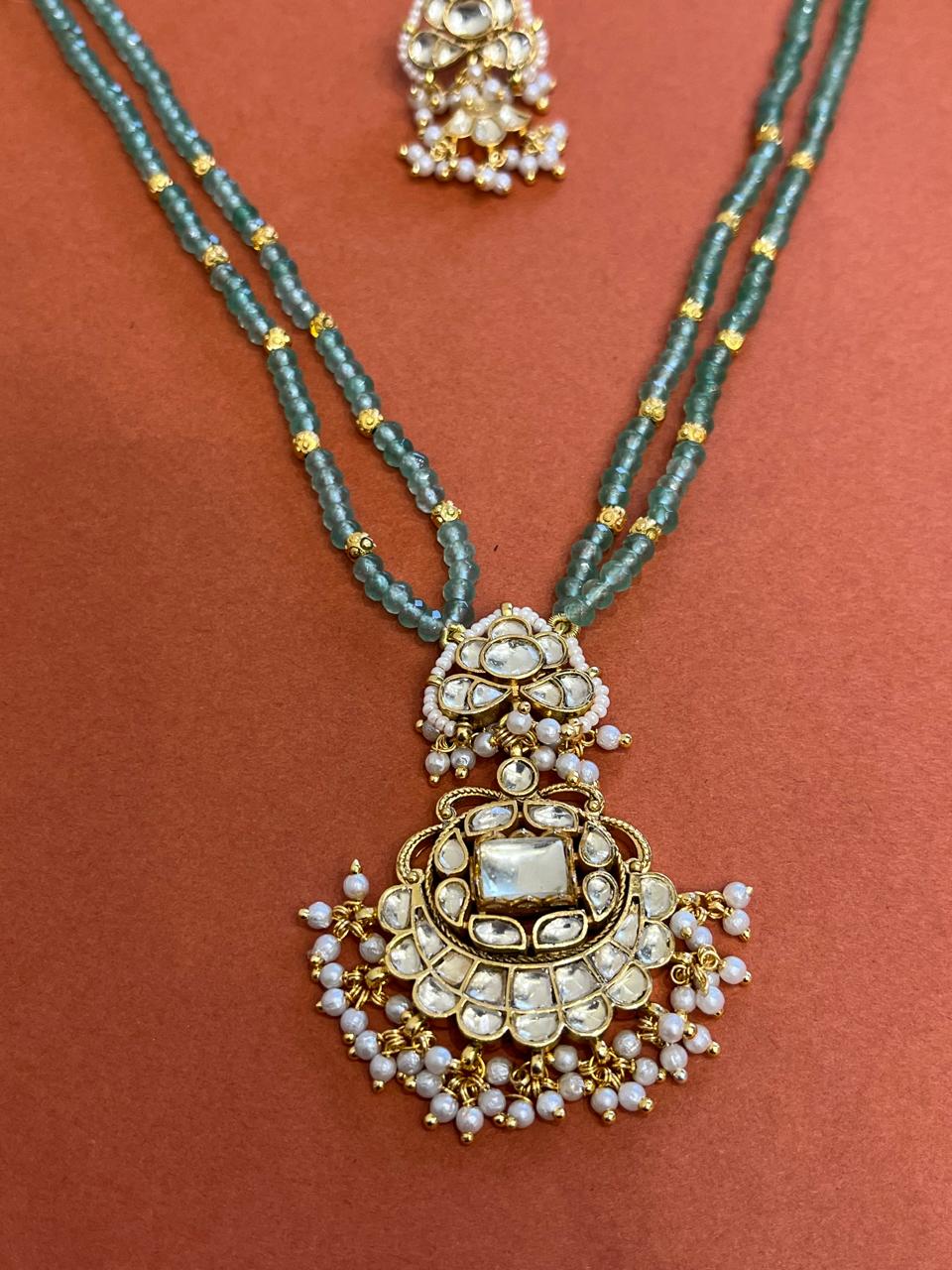 Flower Chand White Jadau Pendant Set VNN686