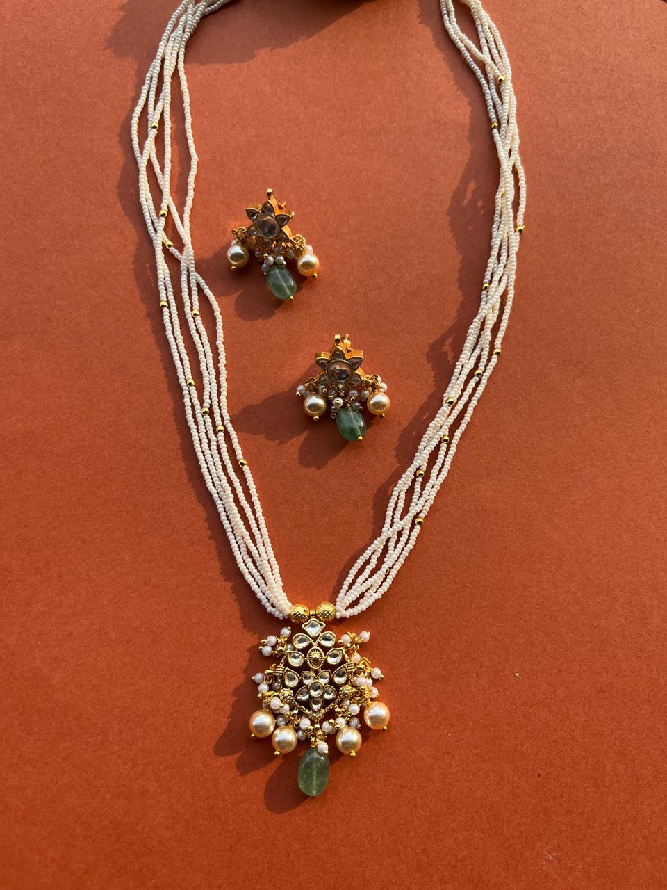 Pearl Bloom Pendant Set VNN690
