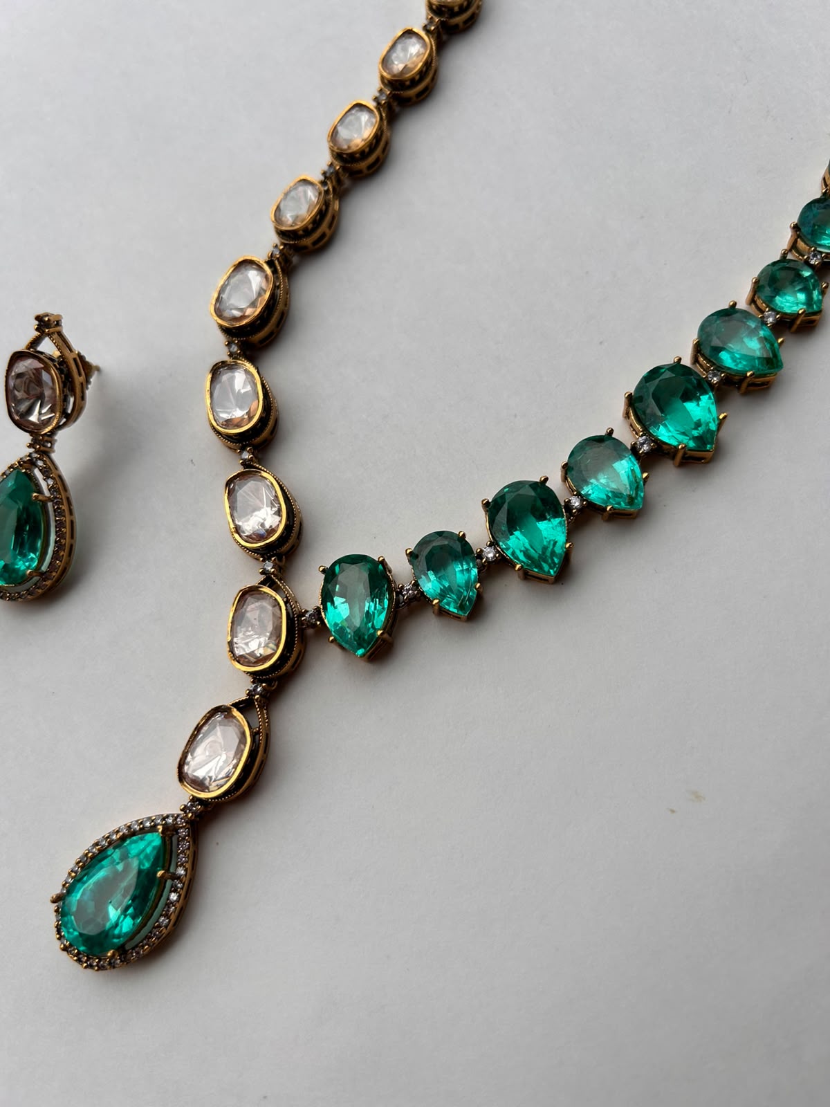 Moissanite Pan Tealgreen V Shape set VNN697
