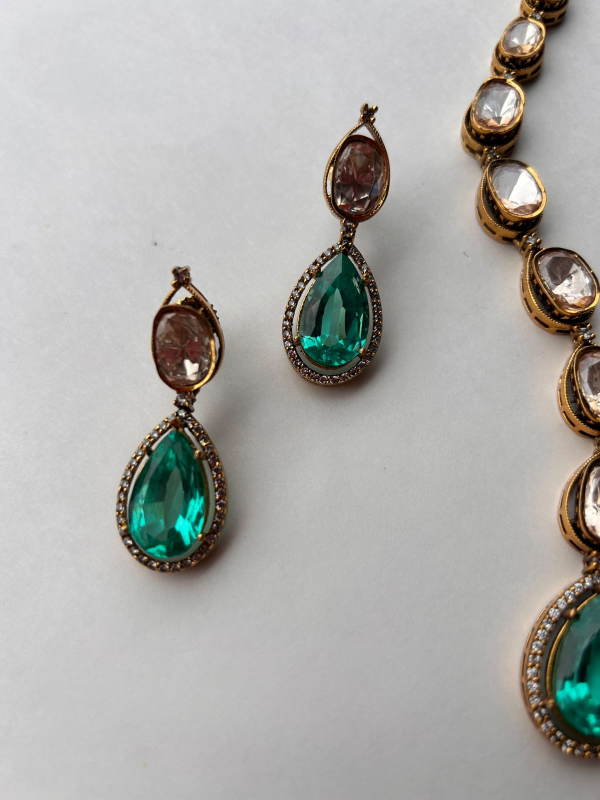 Moissanite Pan Tealgreen V Shape set VNN697