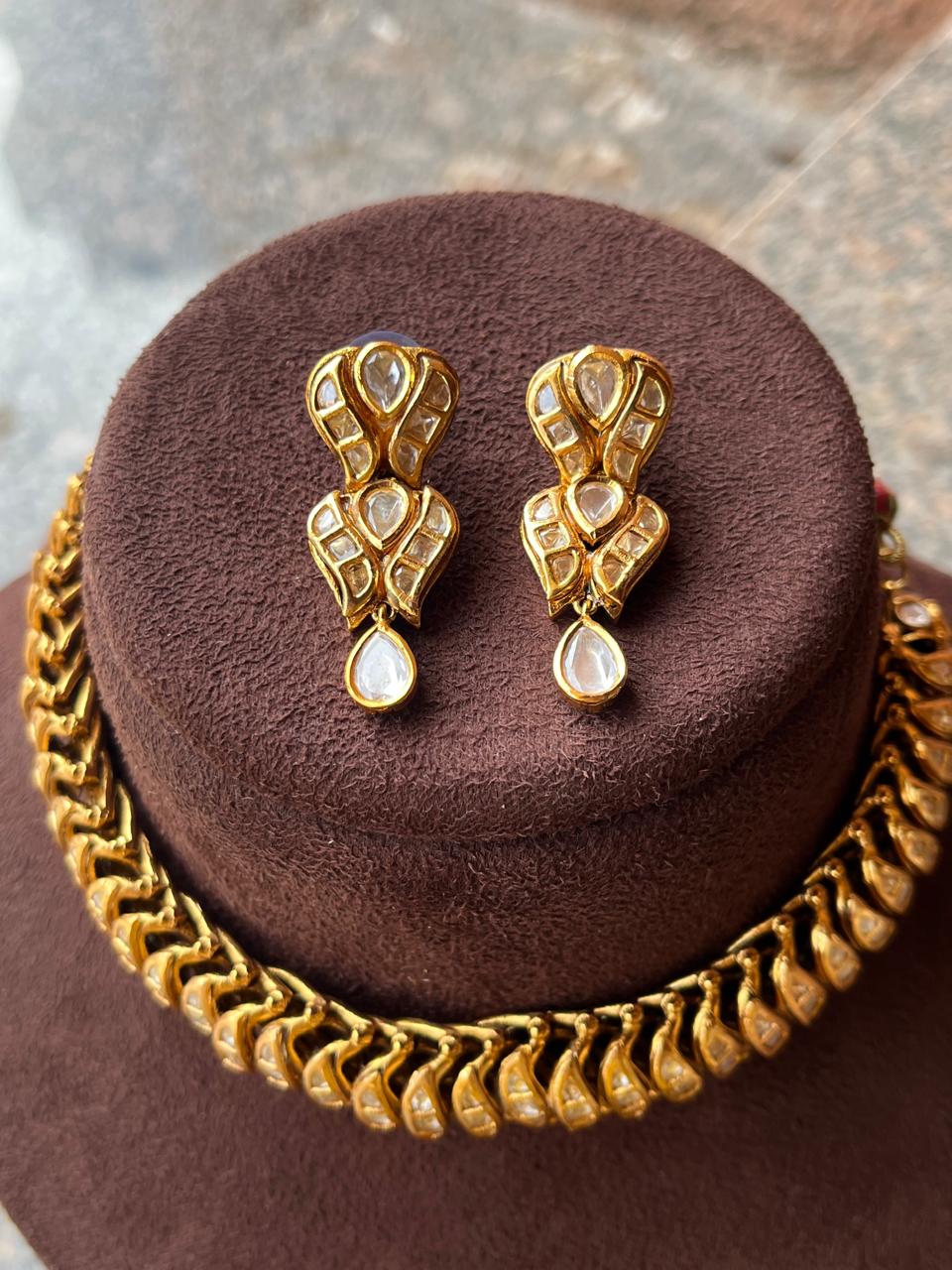 Sutrala Choker Necklace Set VNN711