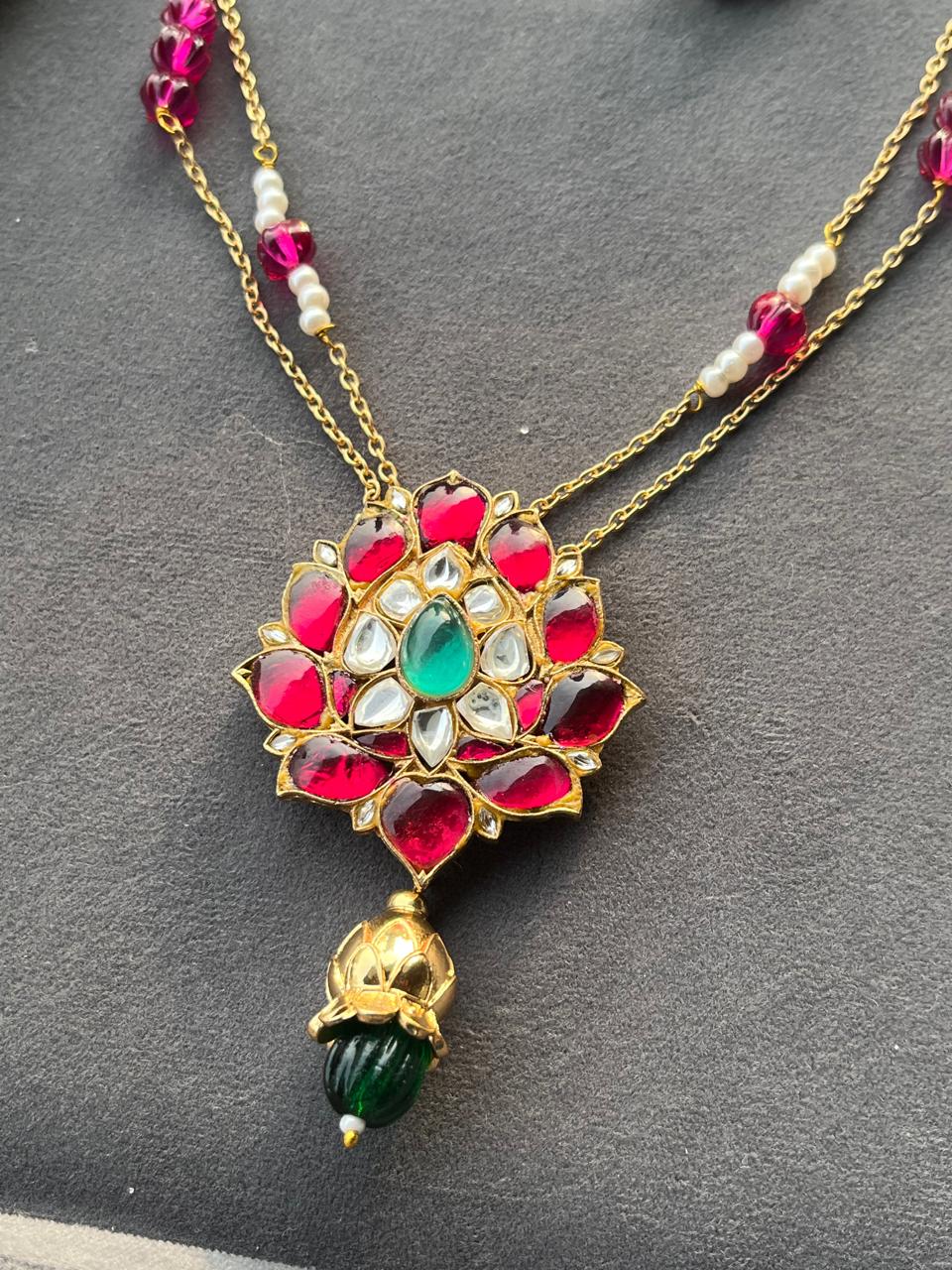 Padmarag Pendant Chain Set VNN713