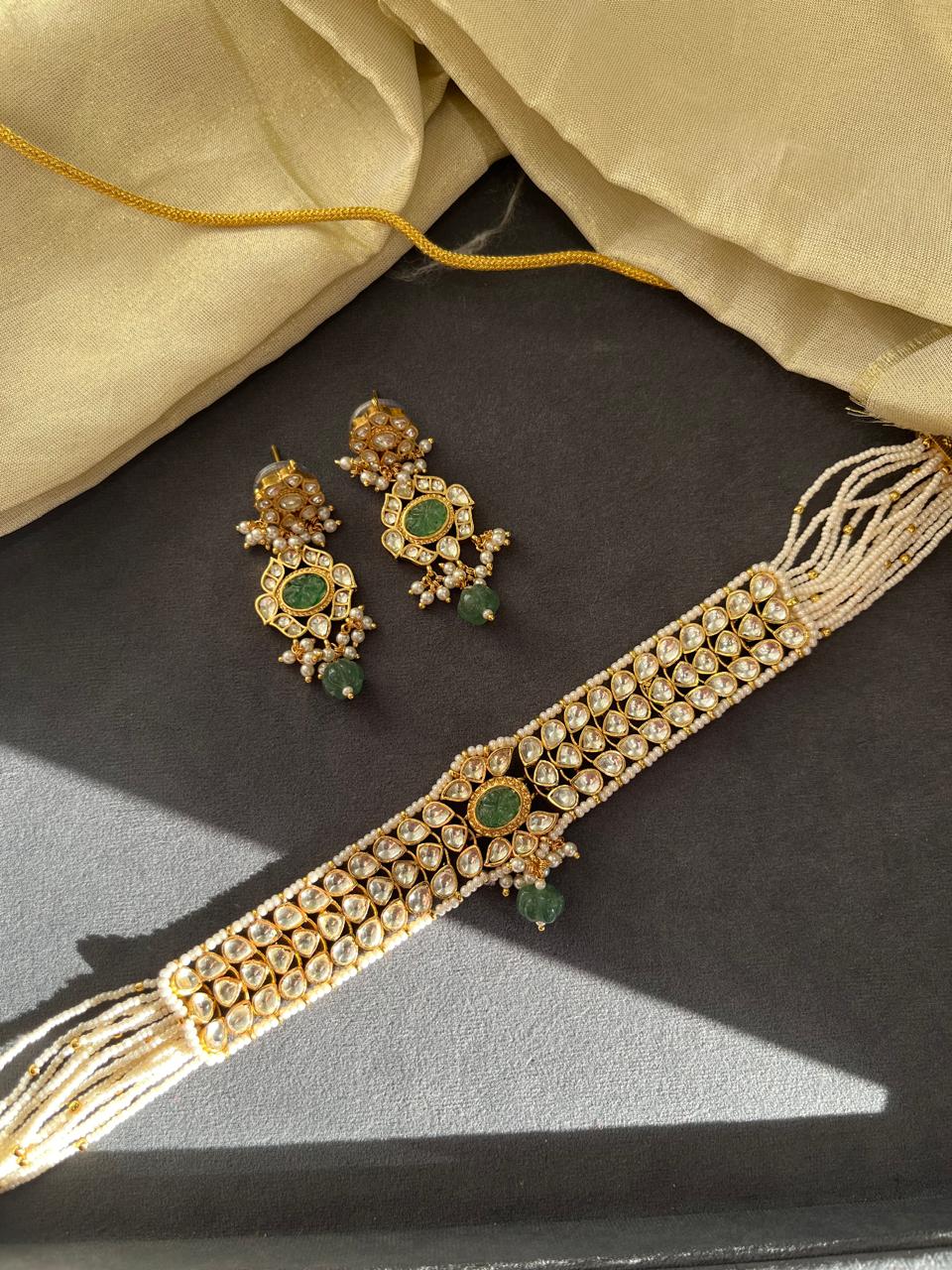 Shwet Harit Choker Set VNN744