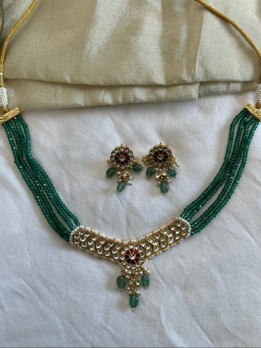 White Jadau Green Beads Choker Set VNN753