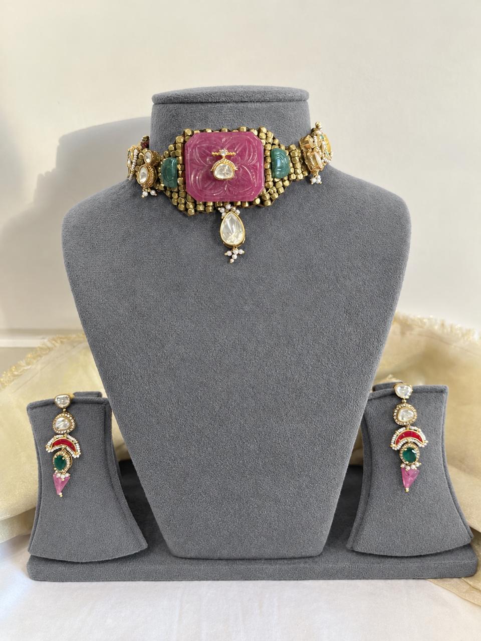 Pink Carving Stone Vrunda Choker Set VNN757