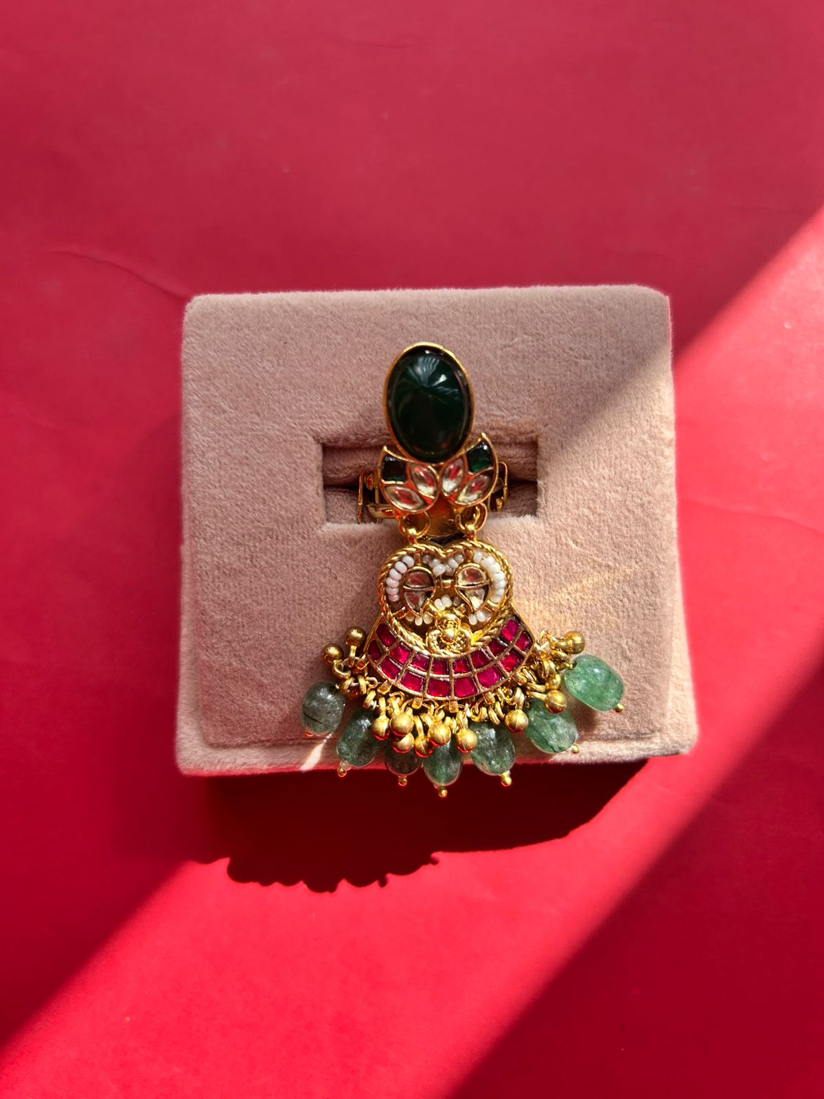 Long Finger Green Stone Jadau Ring VNR017
