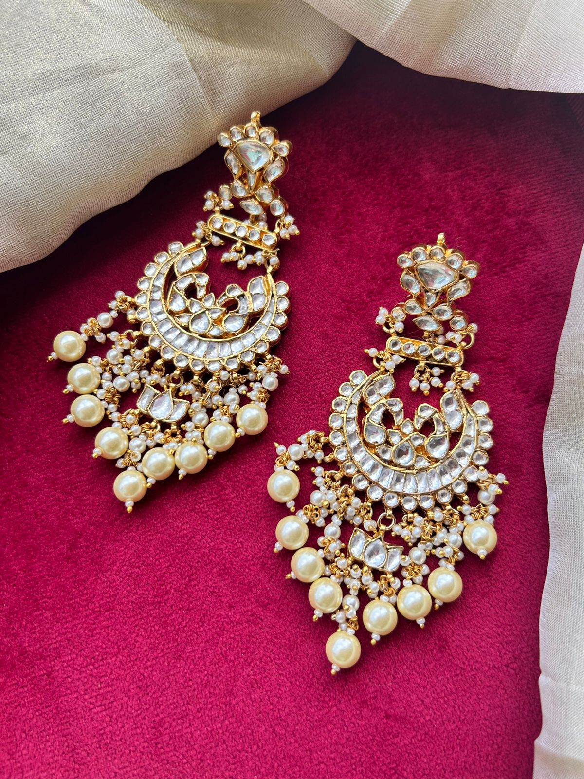 Mor White Chandbali- VNE318