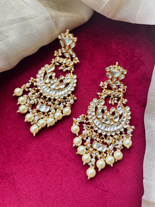 Mor White Chandbali- VNE318