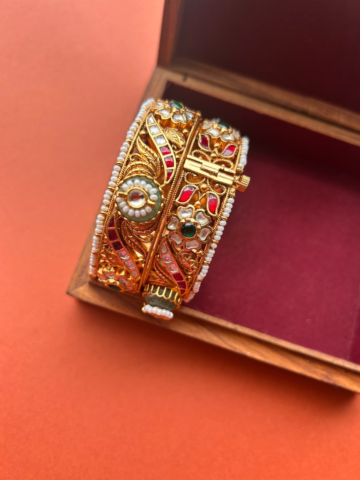 Multi Jadau Stone Bangles- VNHN063