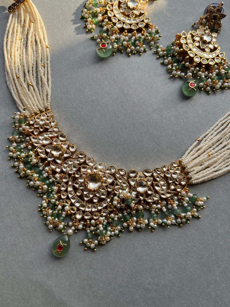 White Jadau Green Drop Necklace Set VNN732