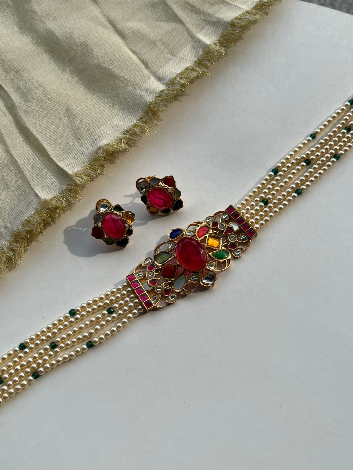 Multi Stone Pearl Chokar Set VNN569