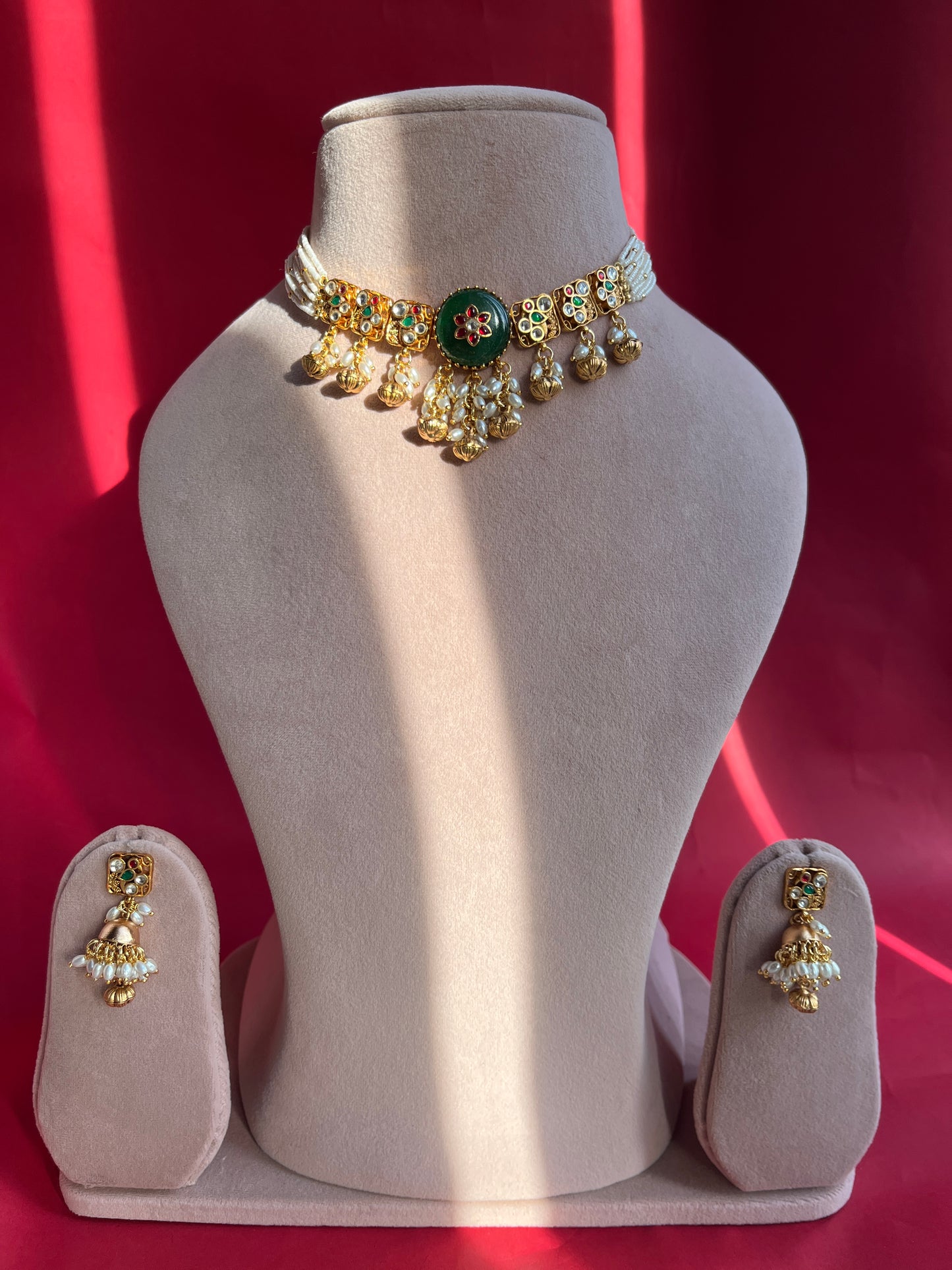 White Jadau Green Beads Chokar Set VNN426